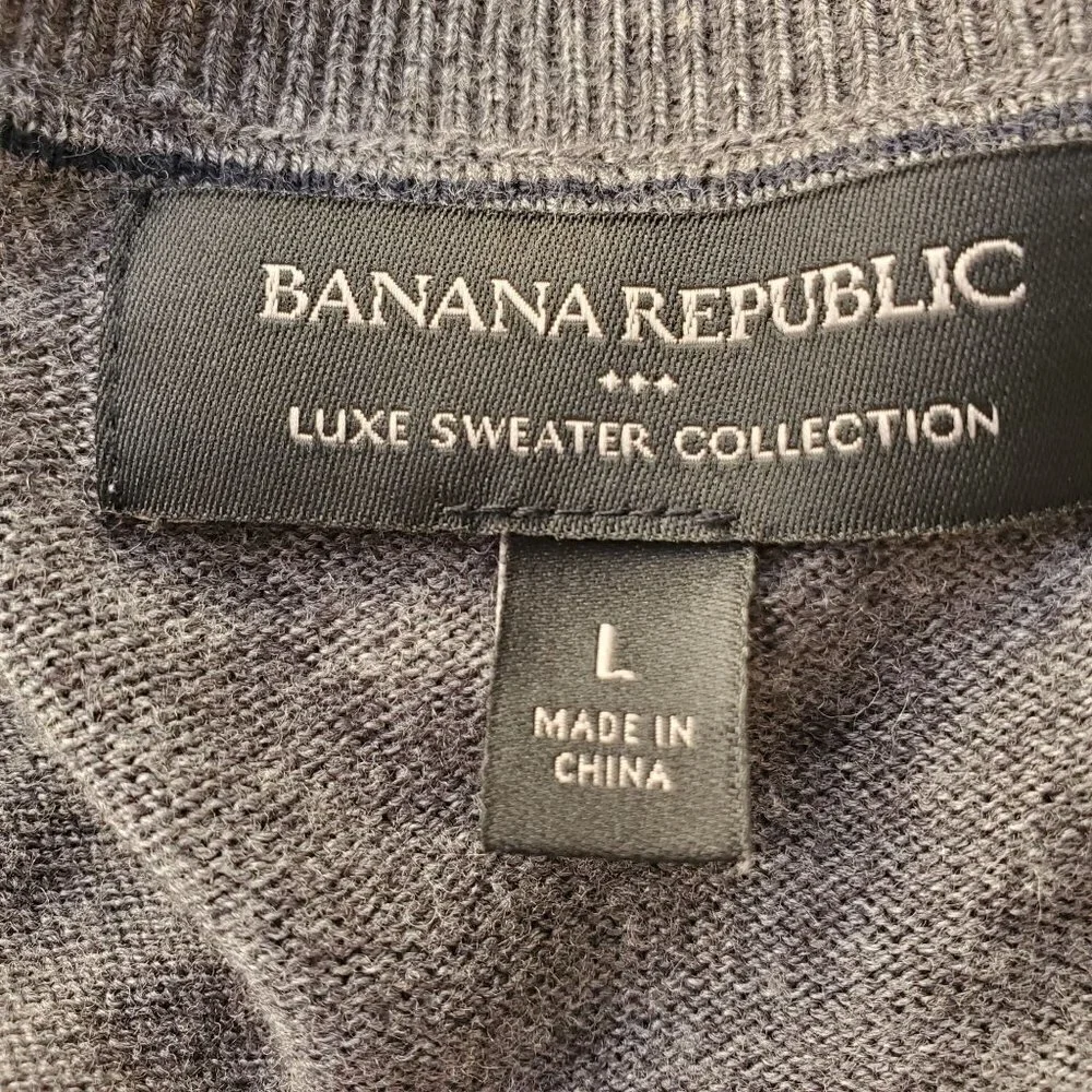 Banana Republic Luxe V-Neck Sweater Men’s L Gray Lightweight Fine-Knit Pullover